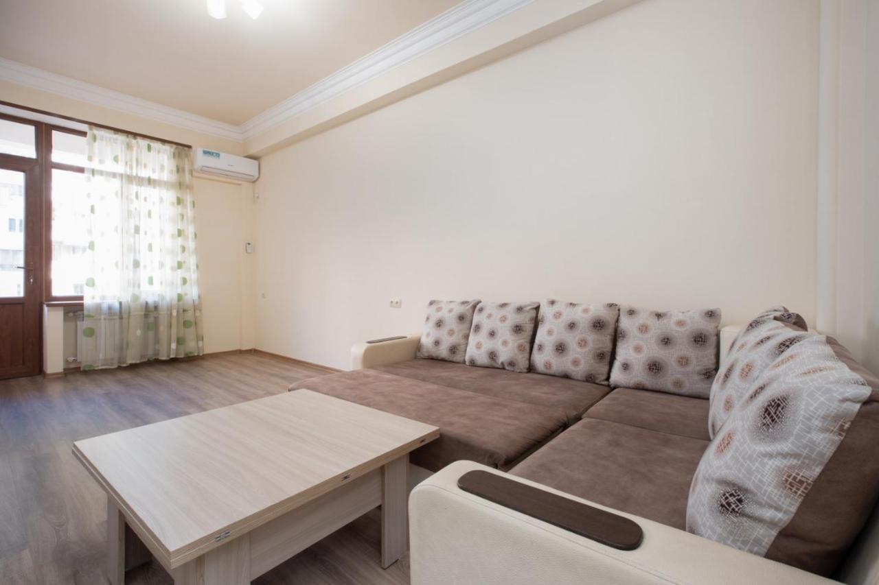 Stay Inn Apartments At Yekmalyan Street Jerevan Buitenkant foto