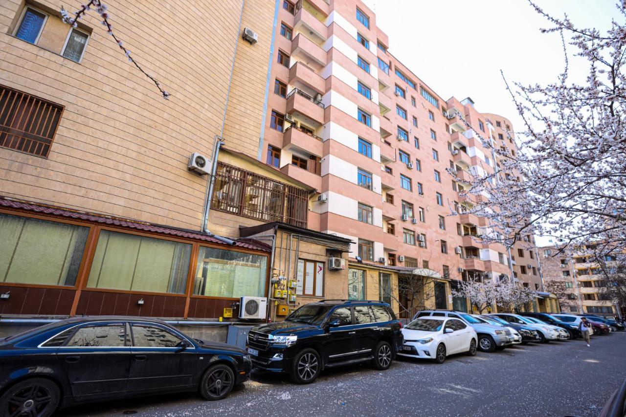 Stay Inn Apartments At Yekmalyan Street Jerevan Buitenkant foto